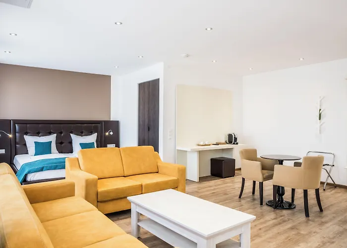 Rheincity & Boardinghouse Hotel 4*